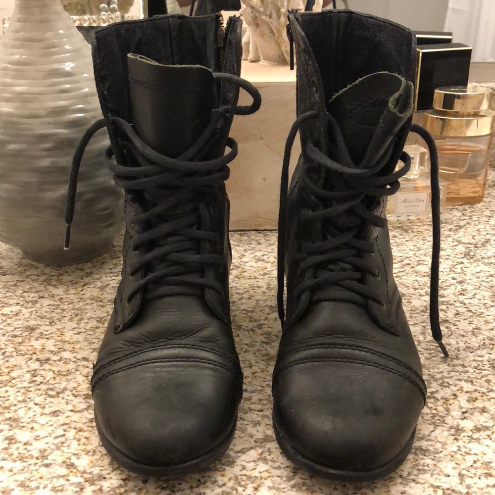 Steve Madden• Combat Boots